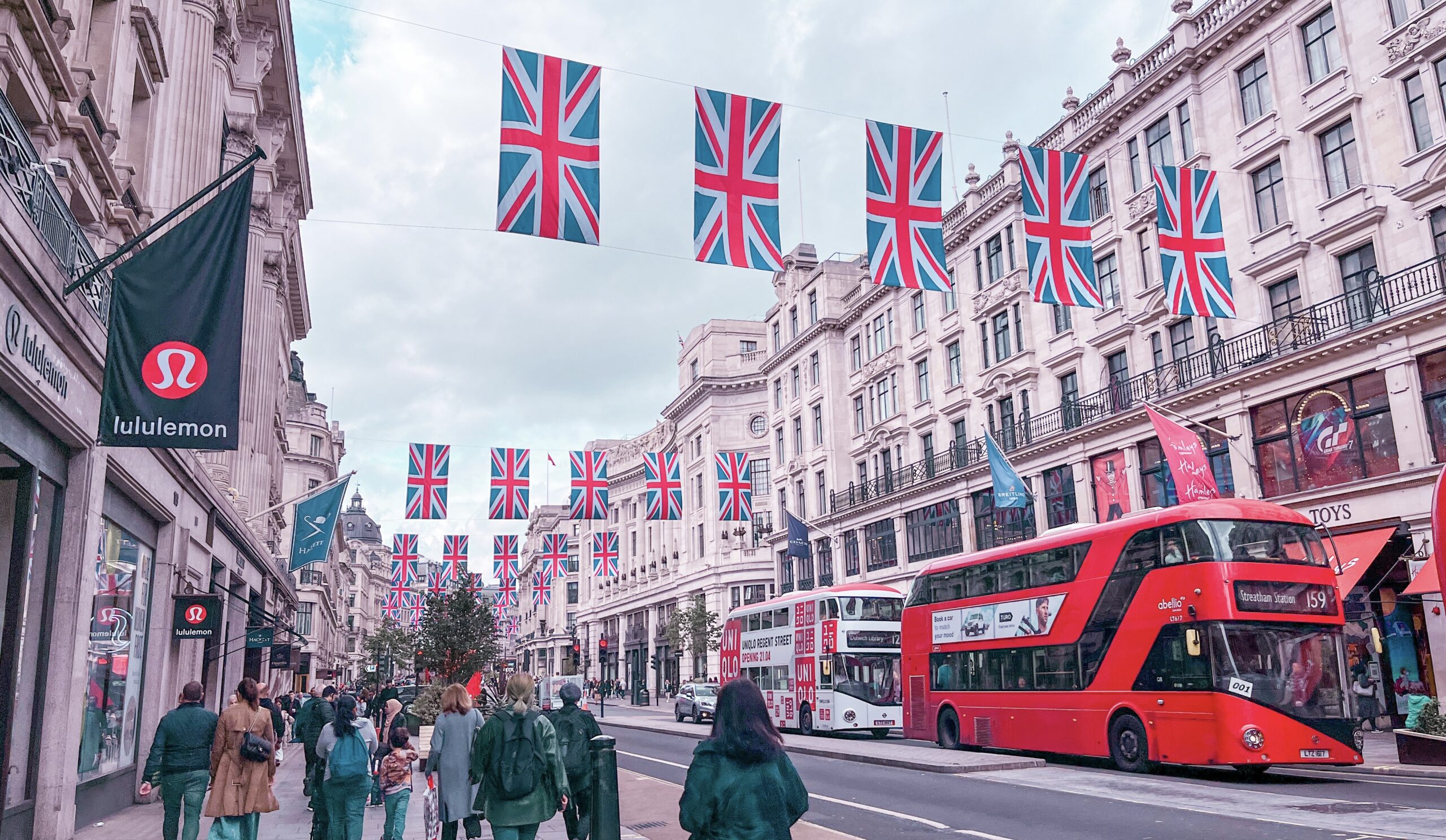 バッキンガム宮殿 イギリス ロンドン お土産 王冠 ネックレス ゴールド バッキンガム宮殿 イギリス ロンドン お土産 王冠 ネックレス