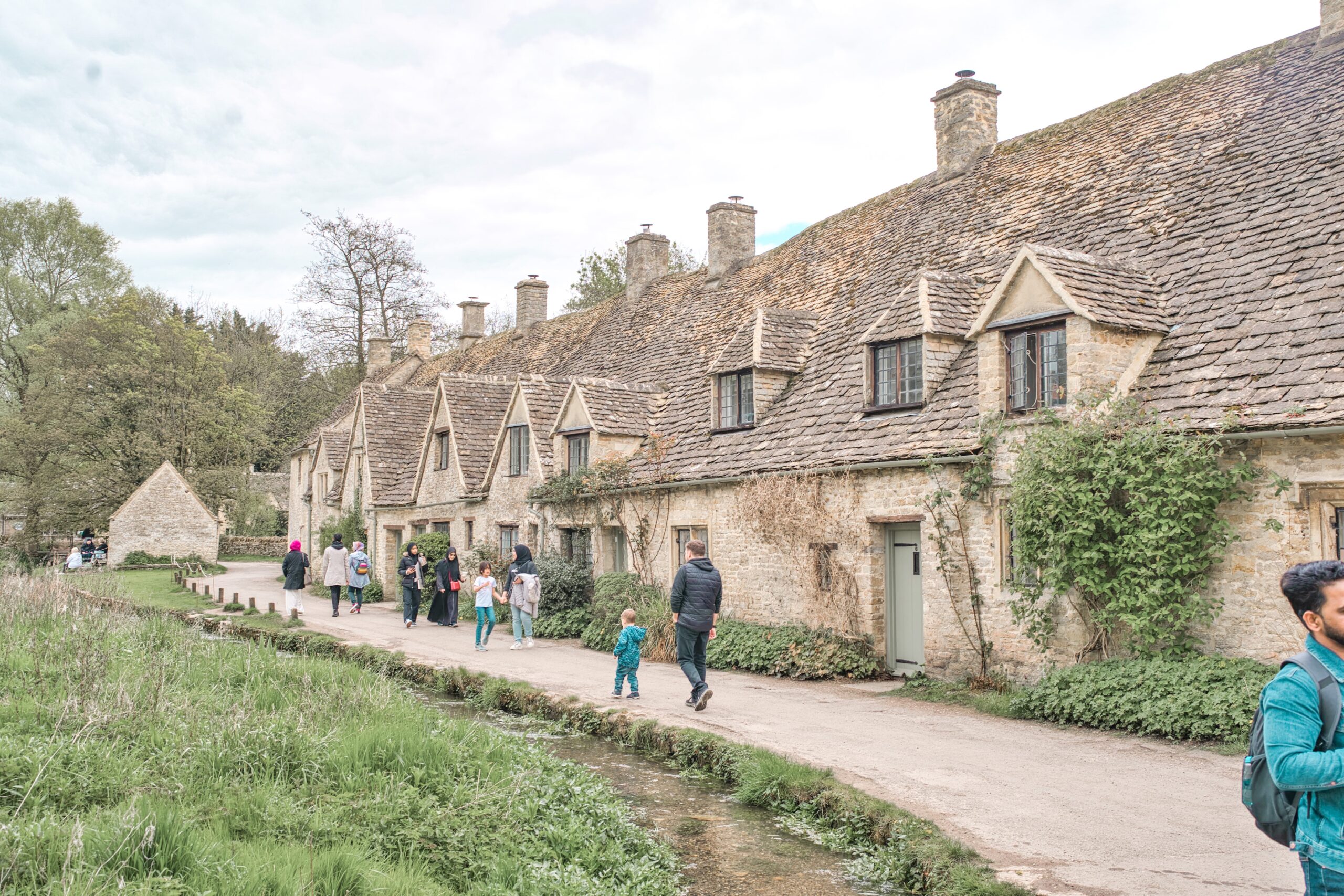 イギリス郊外＞絵本の世界のような田園風景 コッツウォルズ - Kumamin