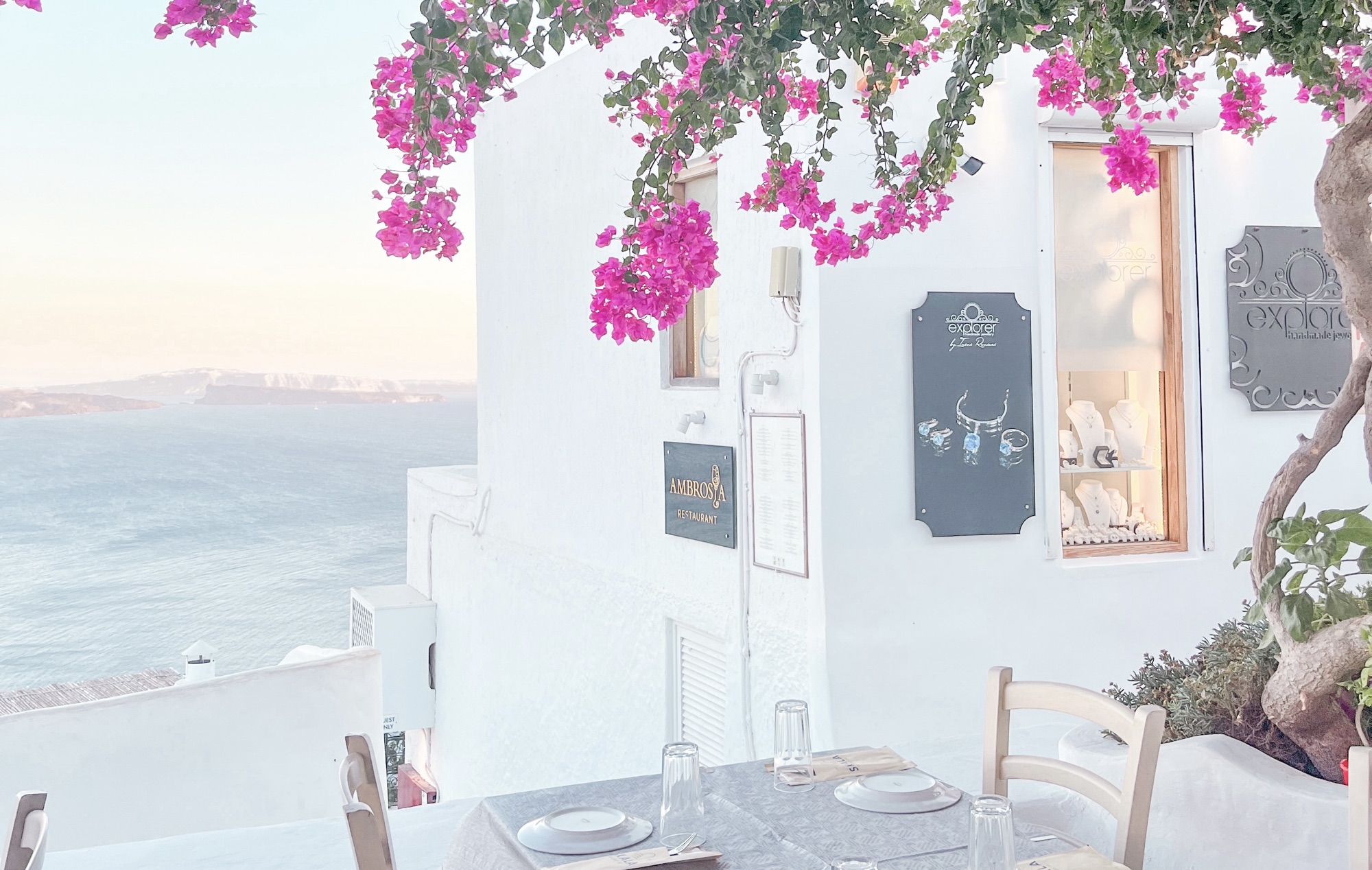 サントリーニ旅行2024🇬🇷イアの「SKALA」でディナー - Kumamin Blog