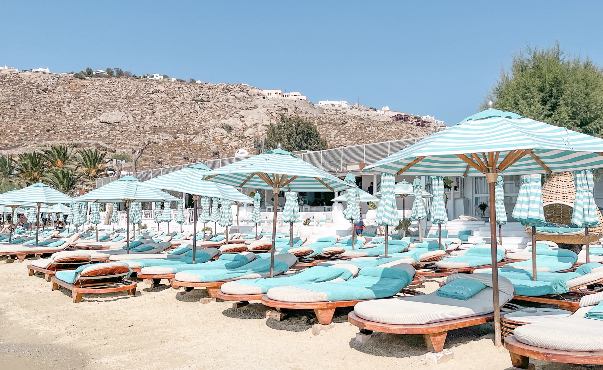 ミコノス旅行2024🇬🇷透明度爆発ビーチ＆コンタクトを買いに行く